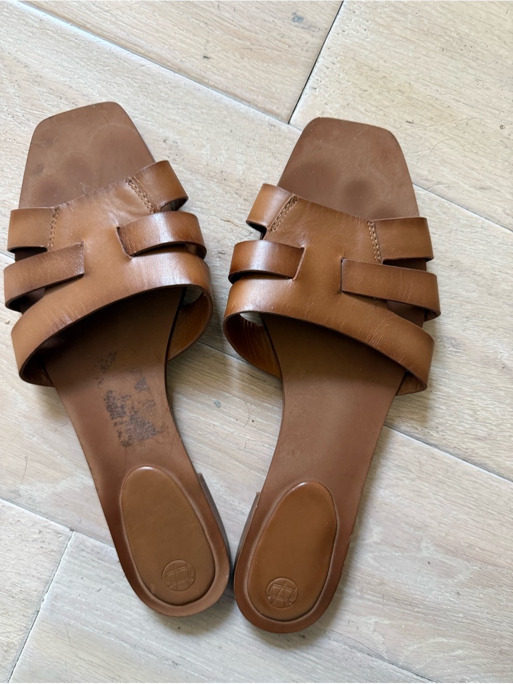 Massimo Dutti saddle leather flat sandals size 11/42